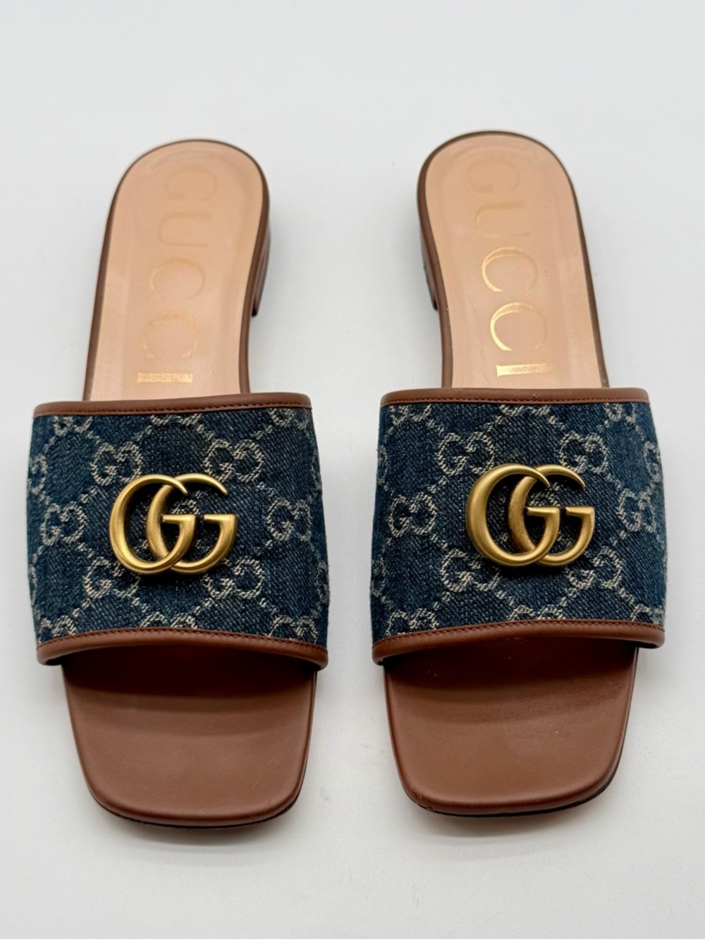 Gucci Jolie Denim Marmont GG
Monogram Miro Calfskin Slide
Sandals EU 40 US 10 - Picture 2 of 12